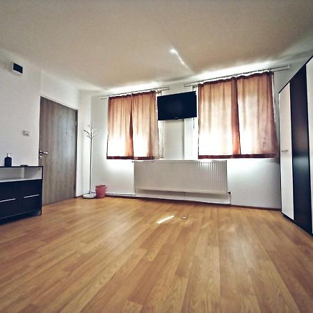 Camere In Regim Hotelier Брашов Екстериор снимка