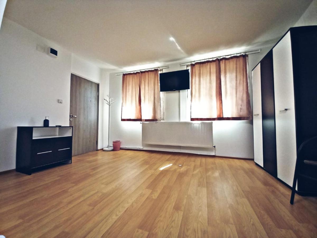 Camere In Regim Hotelier Брашов Екстериор снимка