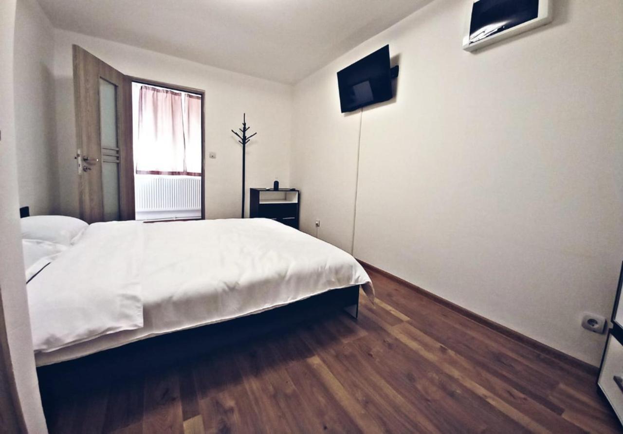 Camere In Regim Hotelier Брашов Екстериор снимка