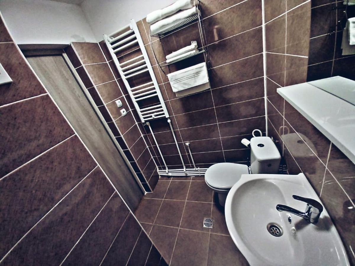 Camere In Regim Hotelier Брашов Екстериор снимка